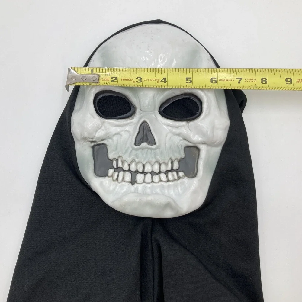 Easter Unlimited Fun World Grinning Skull Skeleton Shroud Halloween Mask Costume